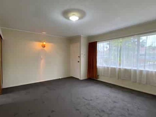 Tidy Brick Home with Single Garage