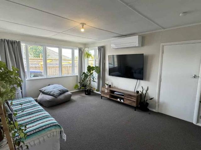 Tidy Family Home with Large Outdoor Space