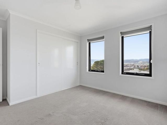 Tidy Four Bedroom 2 Bathroom Home