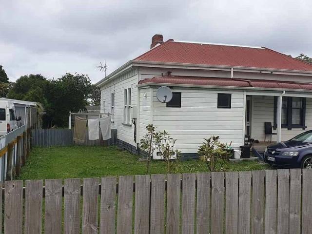 Secure and Comfortable 1 Bedroom Flat