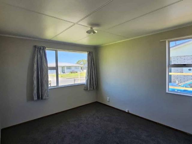 Tidy Home In Great Location