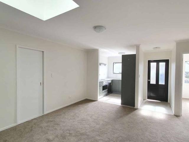 Tidy Two Bedroom Townhouse in Te Atatu
