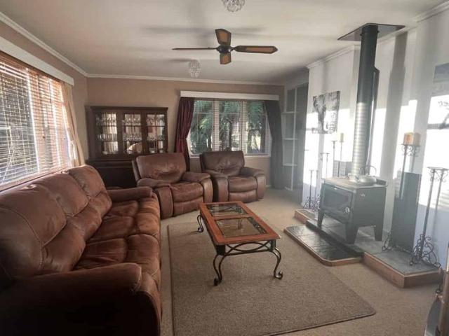 Tidy three bedroom in Owhata!