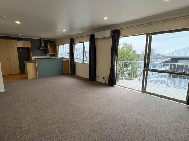 Tidy Townhouse, Central Available Now