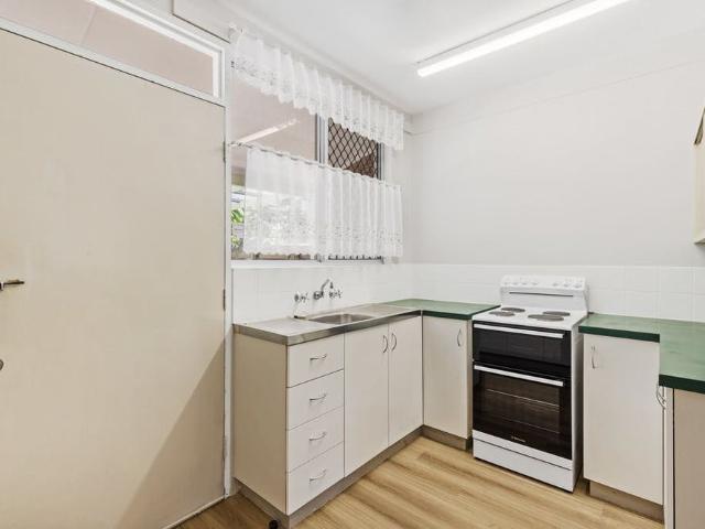 TIDY UNIT IN QUIET COMPLEX
