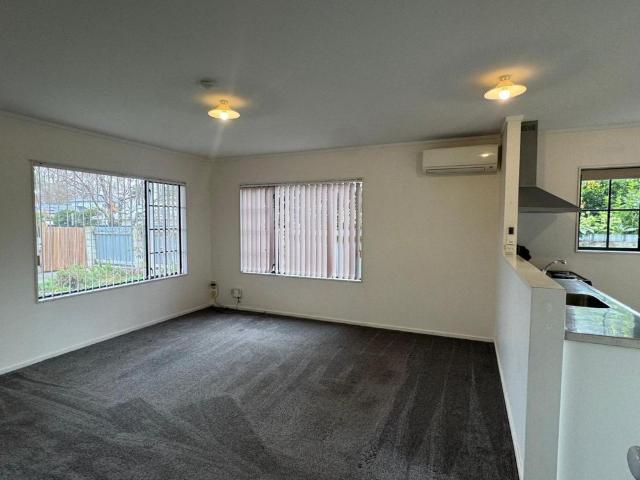 Tidy 2 Bedroom Unit Great Location in Raureka