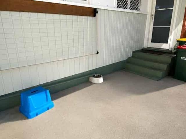 Tidy 2 Bedroom Unit with Single Garage
