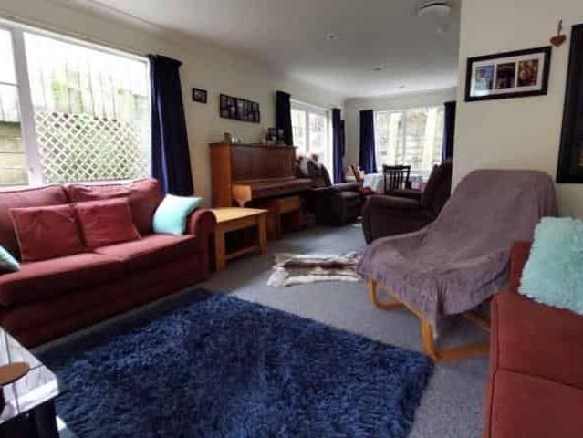 TIDY 3 BEDROOM TOWNHOUSE