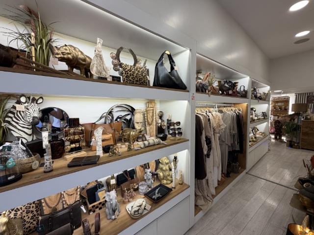 Tienda de ropa en traspaso en Calle Del Sindicat