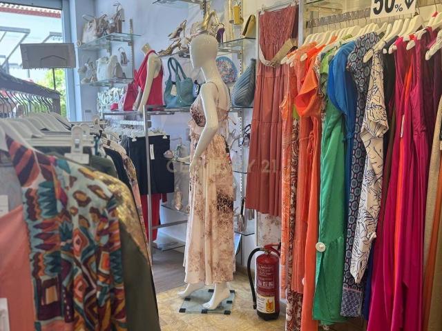 Tienda de ropa en traspaso en Fuengirola