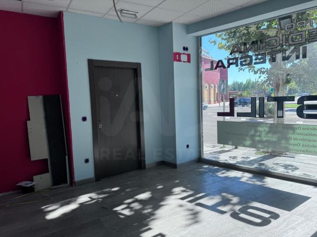 Tienda / local comercial 153.00 m2 153m² León
