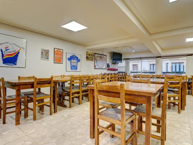 Tienda / local comercial 1 dormitorios 114.00 m2