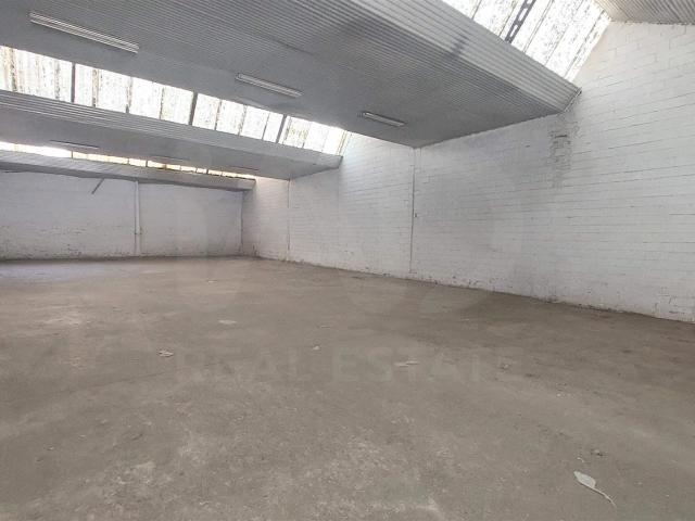 Tienda / local comercial 1 dormitorios 600.00 m2 600m² Huelva