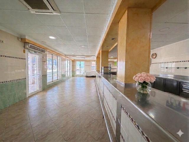Tienda / local comercial 216.00 m2 216m² Miramar