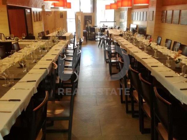 Tienda / local comercial 2 dormitorios 220.00 m2