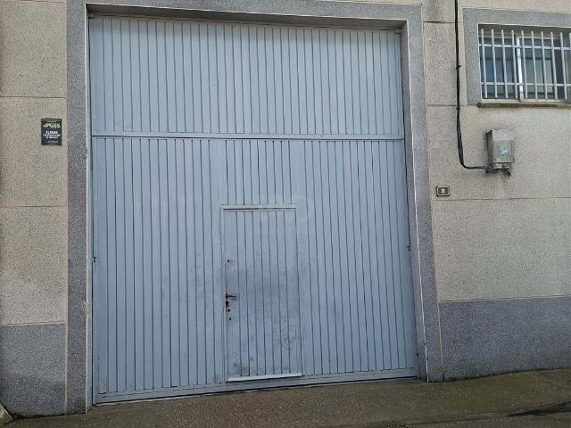Tienda / local comercial 3 dormitorios 326.00 m2 326m² Humanes de Madrid