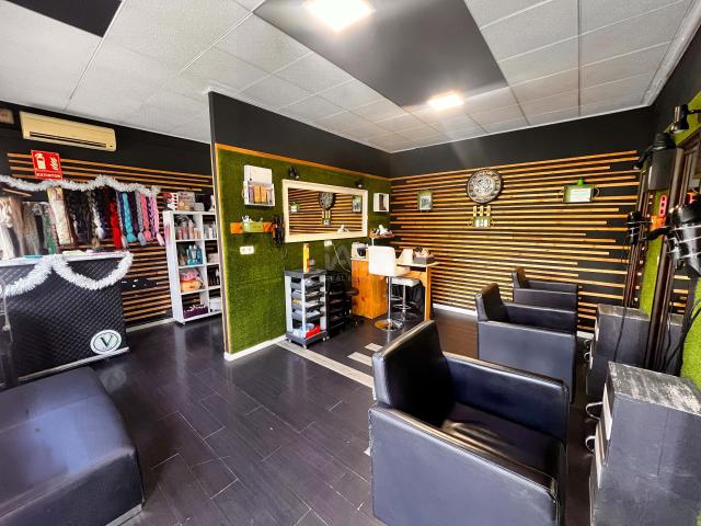 Tienda / local comercial 4 dormitorios 46.00 m2