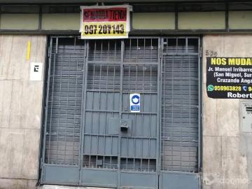 Tienda se alquila en zona comercial