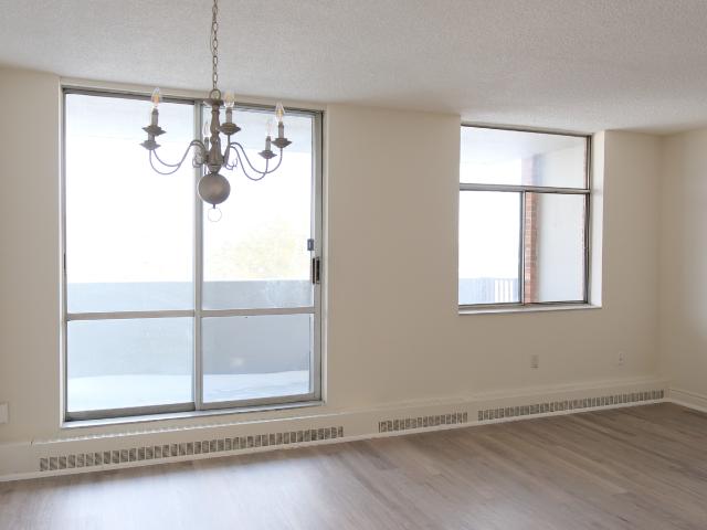 Tiffany Hill 2 Bedroom Apartment for Rent at 34 Centre St W, Richmond Hill, ON L4C 3P5 Mill Pond