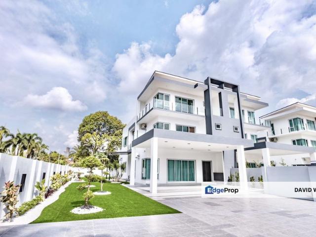 Tigerlane Ipoh 2.5 Storey Semi Detached House for sale. Fully Furnish