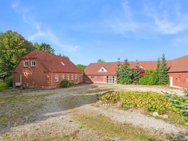Til salg: Uhrevej 3, Tistrup Landejendom på 245 m² Boligsiden
