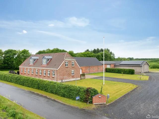 Til salg: Varde Landevej 13, Vestterp, Grindsted Landejendom på 395 m² Boligsiden