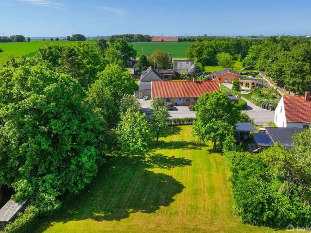 Til salg: Vedskøllevej 9, Magleby, Skælskør Helårsgrund på 700 m² Boligsiden