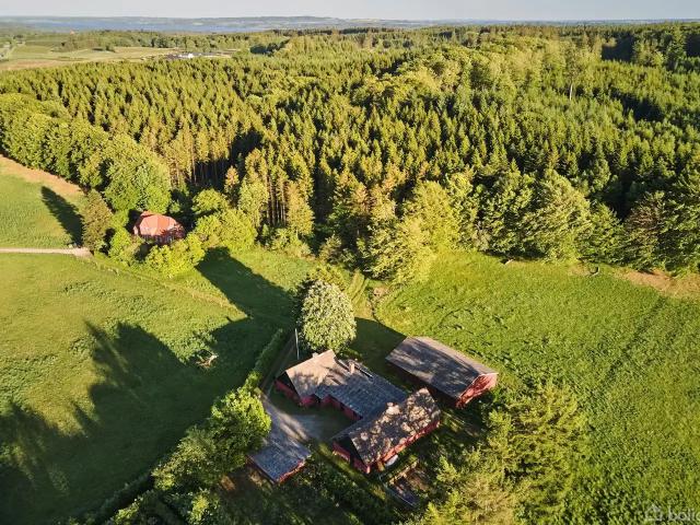 Til salg: Vilholtvej 8, Vilholt, Skanderborg Landejendom på 128 m² Boligsiden