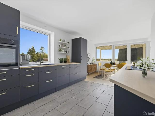 Til salg: Vrinners Bygade 8, Knebel Villa på 300 m² Boligsiden