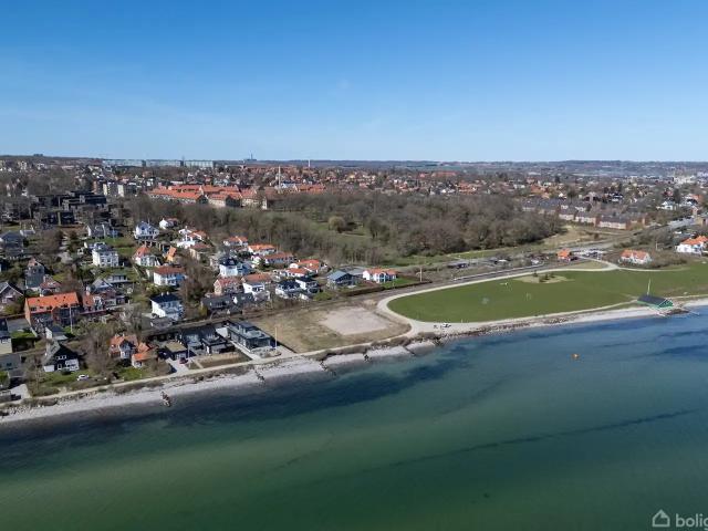 Til salg: Badevej 15, Risskov Helårsgrund på 1600 m² Boligsiden