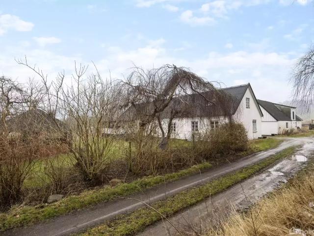 Til salg: Dønnevældevej 34, Græsted Landejendom på 147 m² Boligsiden