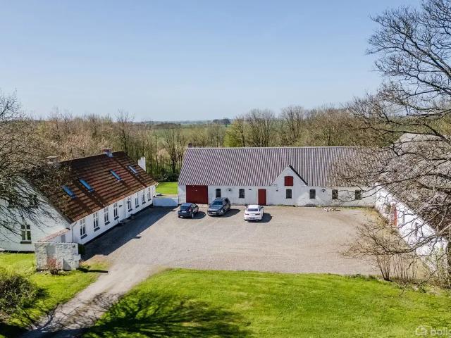 Til salg: Fredsted Byvej 14, Viuf Landejendom på 292 m² Boligsiden
