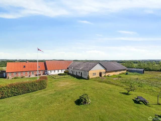 Til salg: Gønderupvej 10, Vrå Landejendom på 196 m² Boligsiden
