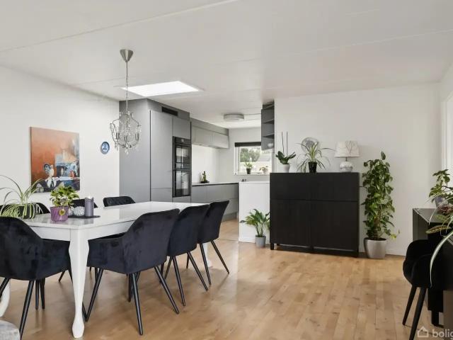 Til salg: Helleristen 33, Næstved Rækkehus på 106 m² Boligsiden