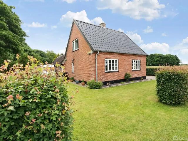 Til salg: Herningvej 11, Jelling Landejendom på 106 m² Boligsiden