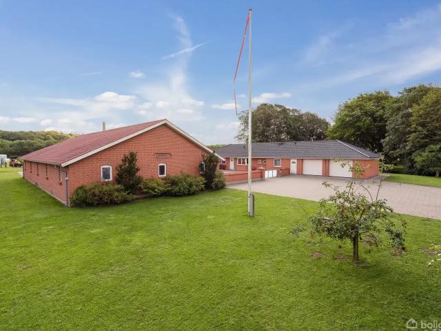 Til salg: Hessellundvej 20, Egelund, Karup J Landejendom på 254 m² Boligsiden