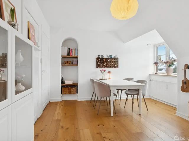 Til salg: Holmegårdsvej 81A, Højbjerg Villalejlighed på 135 m² Boligsiden