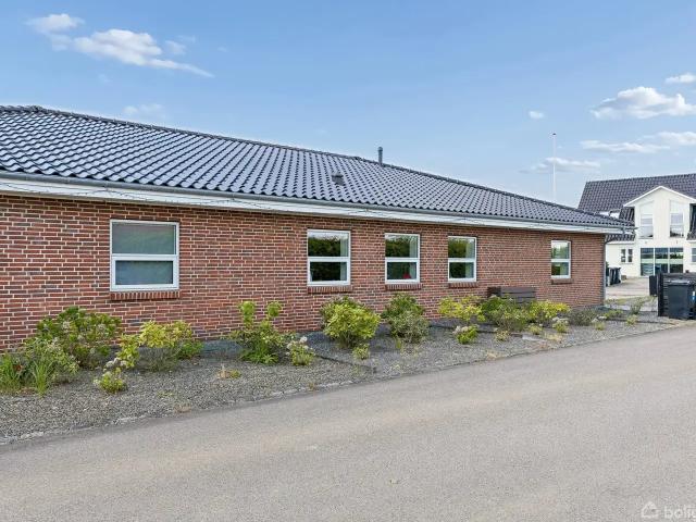 Til salg: Idrætsvej 5, Gislinge Villa på 180 m² Boligsiden