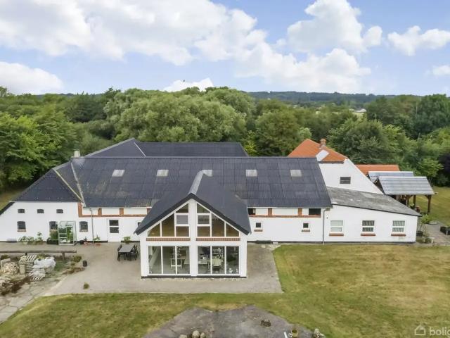 Til salg: Koldmose Kirkevej 10, Brovst Landejendom på 227 m² Boligsiden