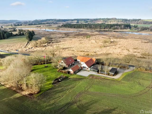 Til salg: Ladingvej 31, Skivholme, Galten Landejendom på 270 m² Boligsiden