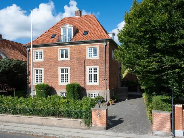 Til salg: Lindevej 7, Frederiksberg C Villa på 369 m² Boligsiden