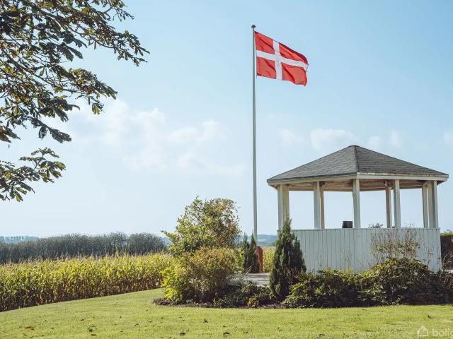 Til salg: Nordlysvej 11, Veggerby, Nibe Landejendom på 190 m² Boligsiden