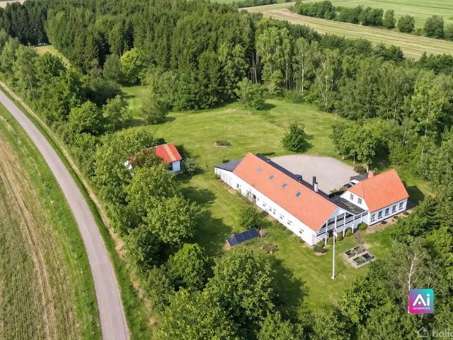 Til salg: Rømøvej 14, Toftlund Landejendom på 233 m² Boligsiden