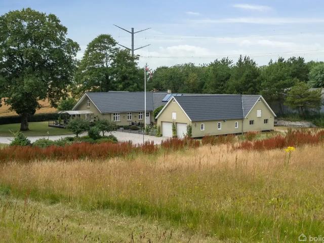 Til salg: Rogenstrupvej 25, Løgstrup Landejendom på 212 m² Boligsiden