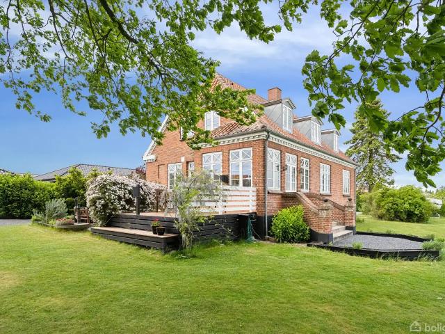 Til salg: Rosevej 1, Ballen, Vester Skerninge Villa på 219 m² Boligsiden