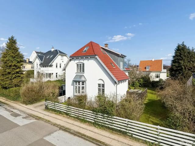Til salg: Skjoldgårdsvej 4, Charlottenlund Villa på 188 m² Boligsiden