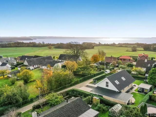 Til salg: Solsortevej 5, Rønde Villa på 167 m² Boligsiden