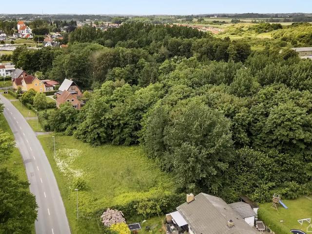 Til salg: Spang Vade 15, Vollerup, Sønderborg Helårsgrund på 7218 m² Boligsiden