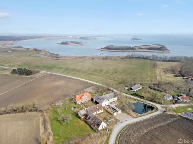 Til salg: Stauns 3, Samsø Landejendom på 196 m² Boligsiden
