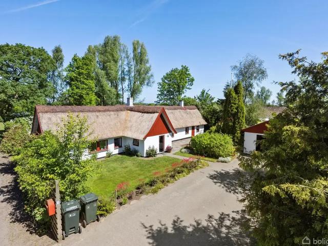 Til salg: Strandvejen 2, Gislinge Landejendom på 176 m² Boligsiden